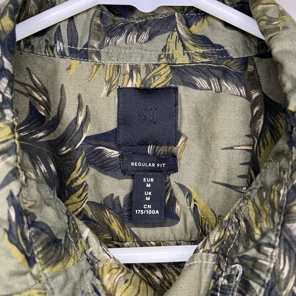 H&M button up shirt - Picture 3 of 4